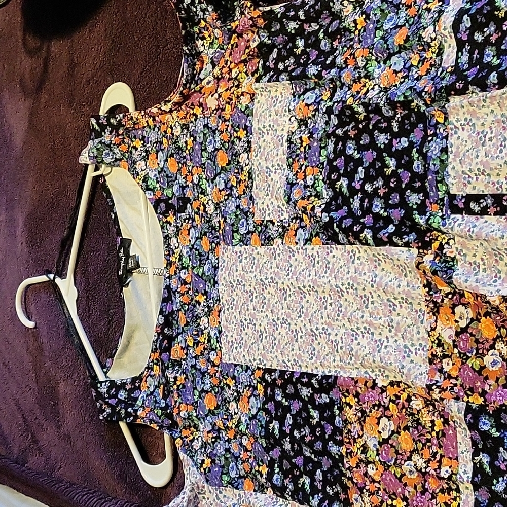 Cold Shoulder Tunic - Picture 2 of 4
